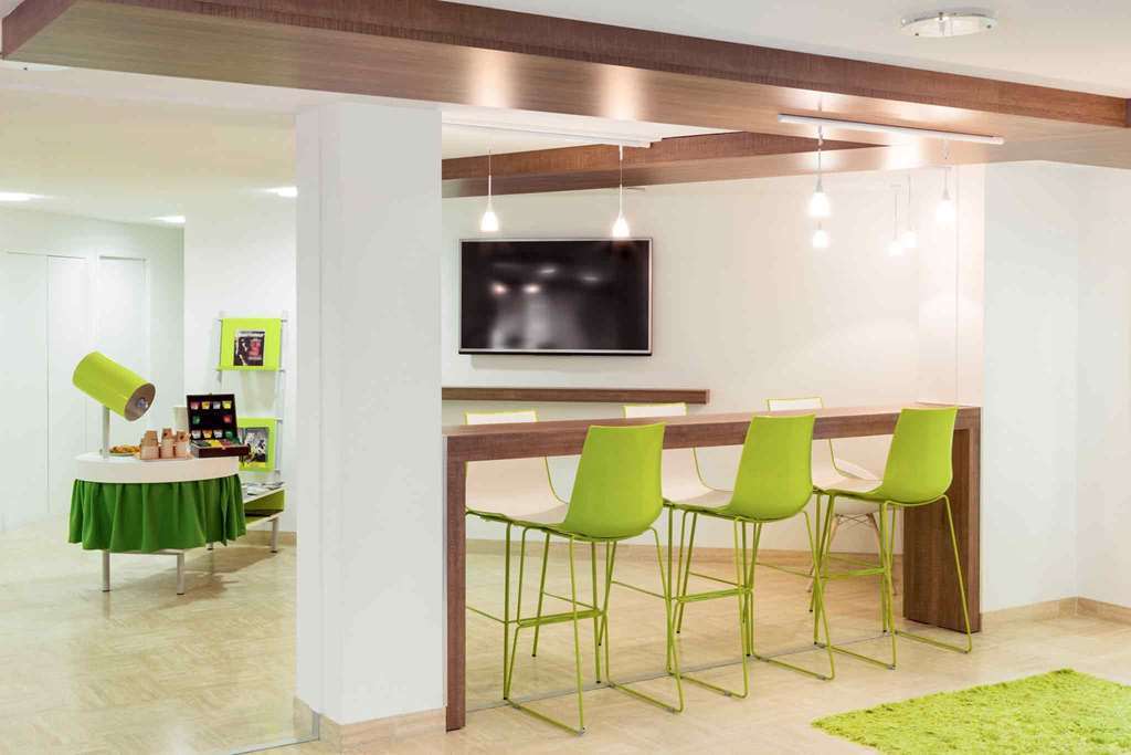 Hotel ibis Styles Niort Poitou Charentes à Vouille  Restaurant photo