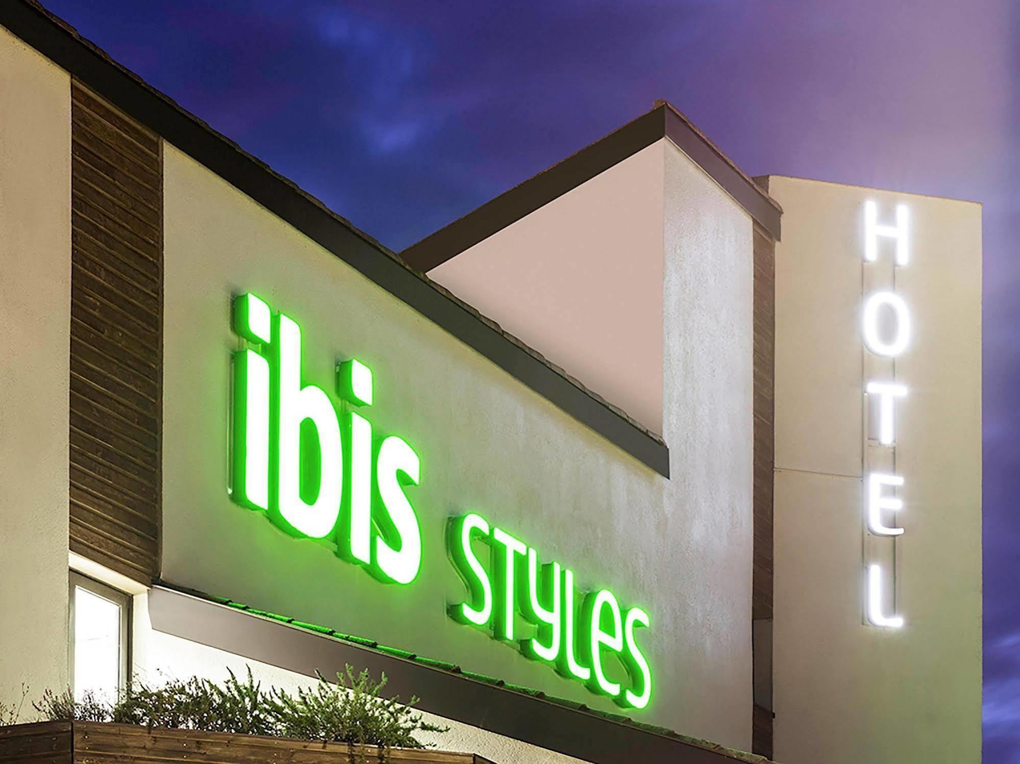 Hotel ibis Styles Niort Poitou Charentes à Vouille  Extérieur photo